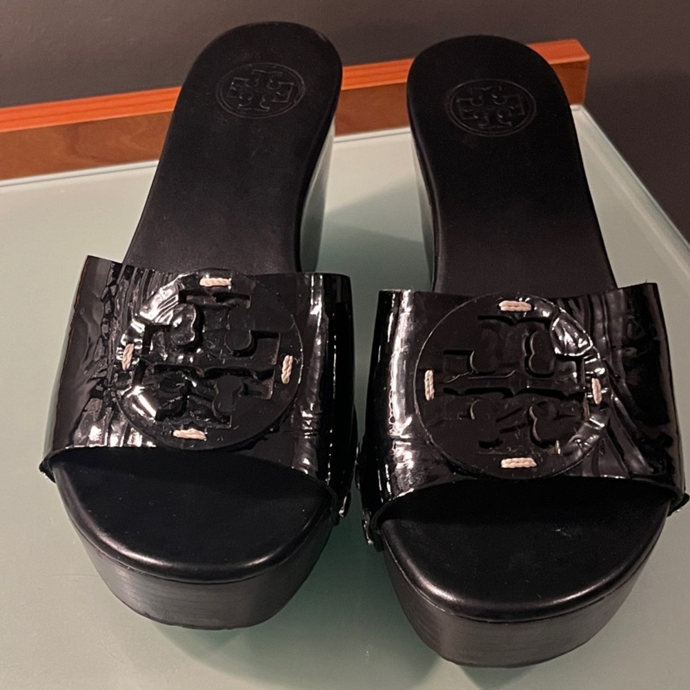 Tory Burch Patent leather Patti Black Platform Slide Sandals - Picture 8 of 9